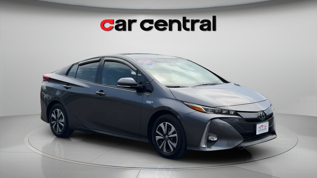 Used 2017 Toyota Prius Prime Advanced FWD image 7