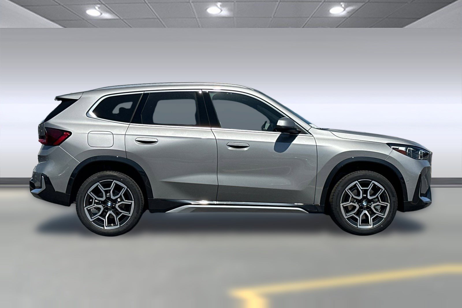 Used 2025 BMW X1 xDrive28i w/ Convenience Package AWD/4WD image 7