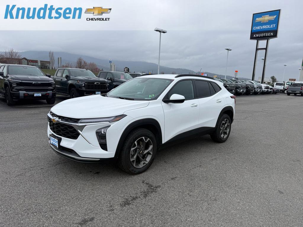 Used 2024 Chevrolet Trax LT w/ Driver Confidence Package image 3