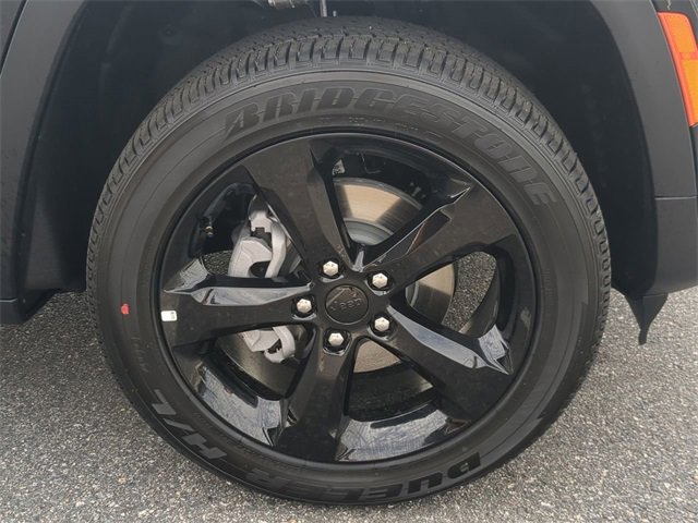 New 2025 Jeep Grand Cherokee Altitude image 10