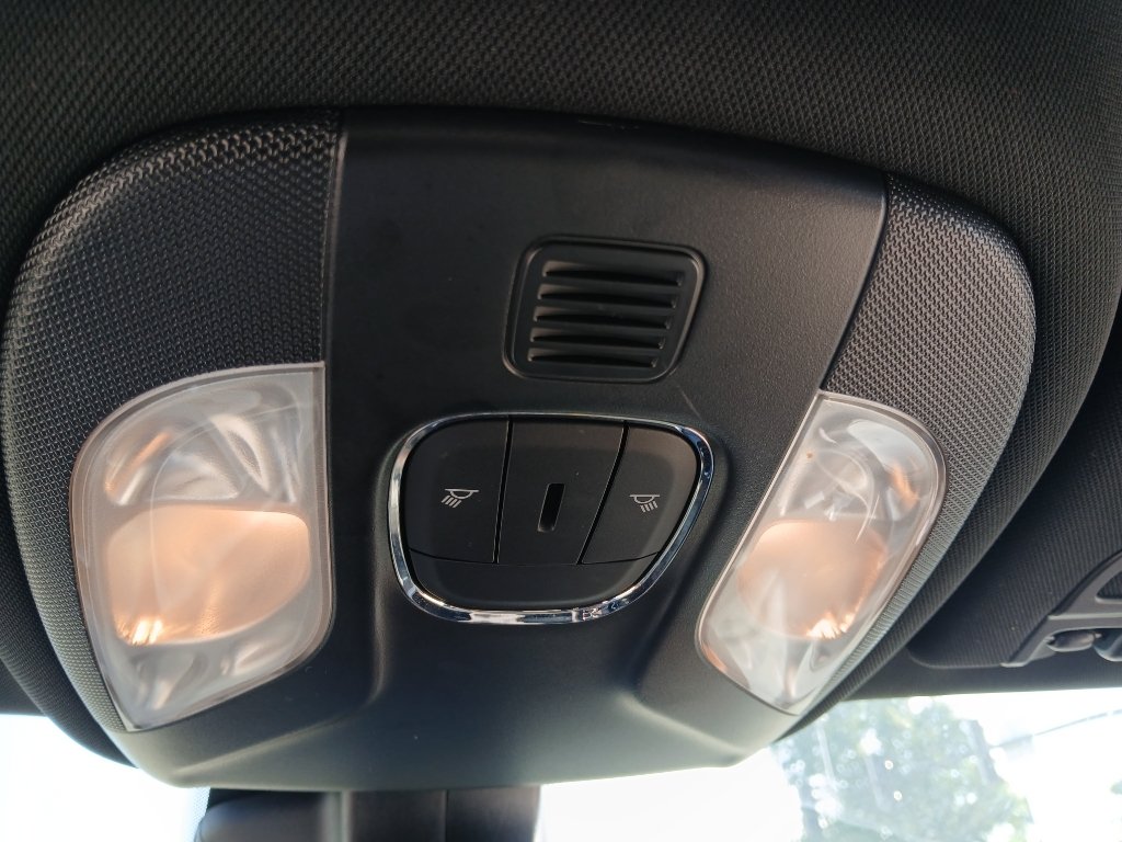 Used 2025 Jeep Compass Trailhawk AWD/4WD image 19