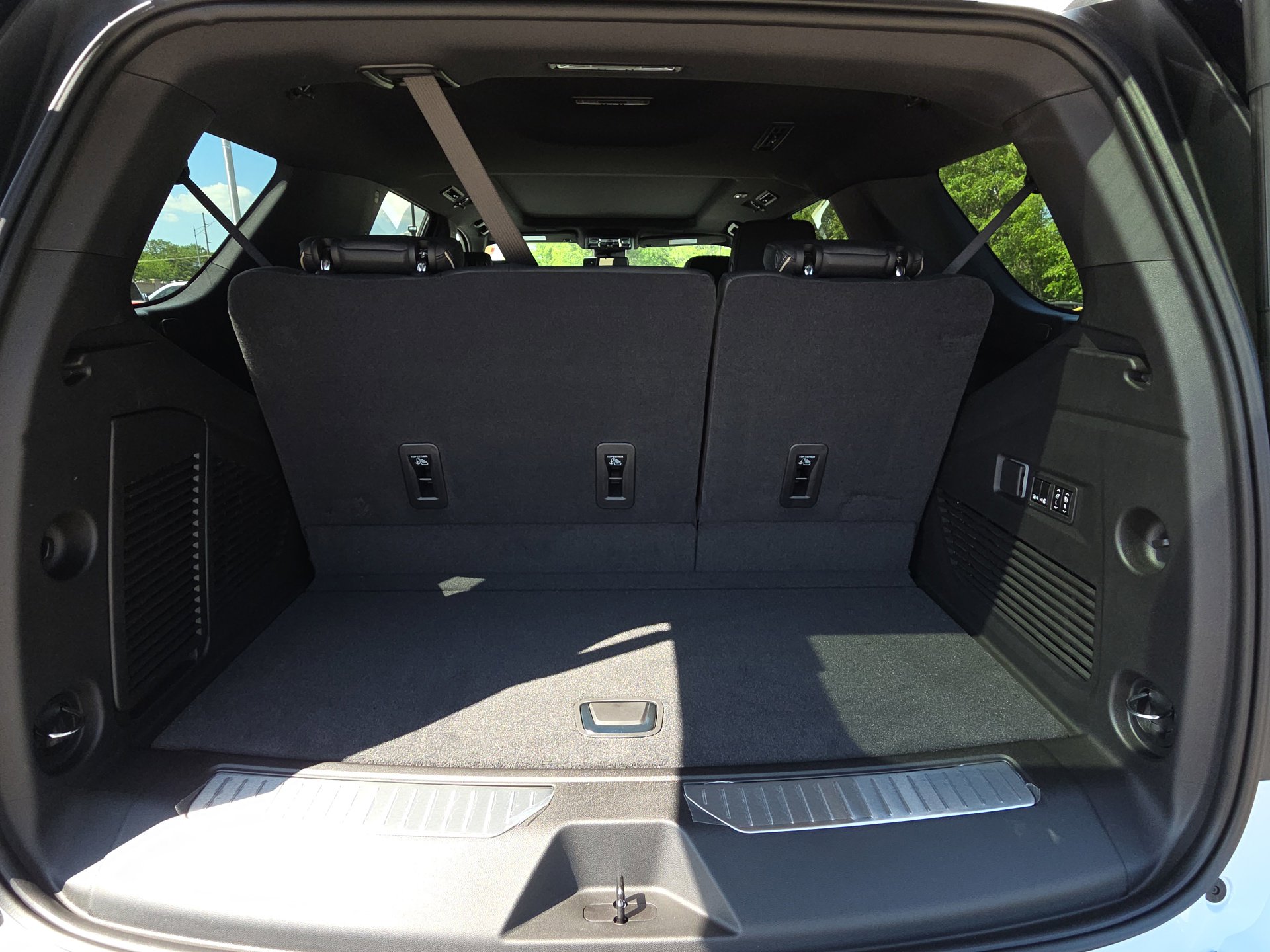New 2026 Chevrolet Tahoe Premier w/ Sun And Tow Package AWD/4WD image 34
