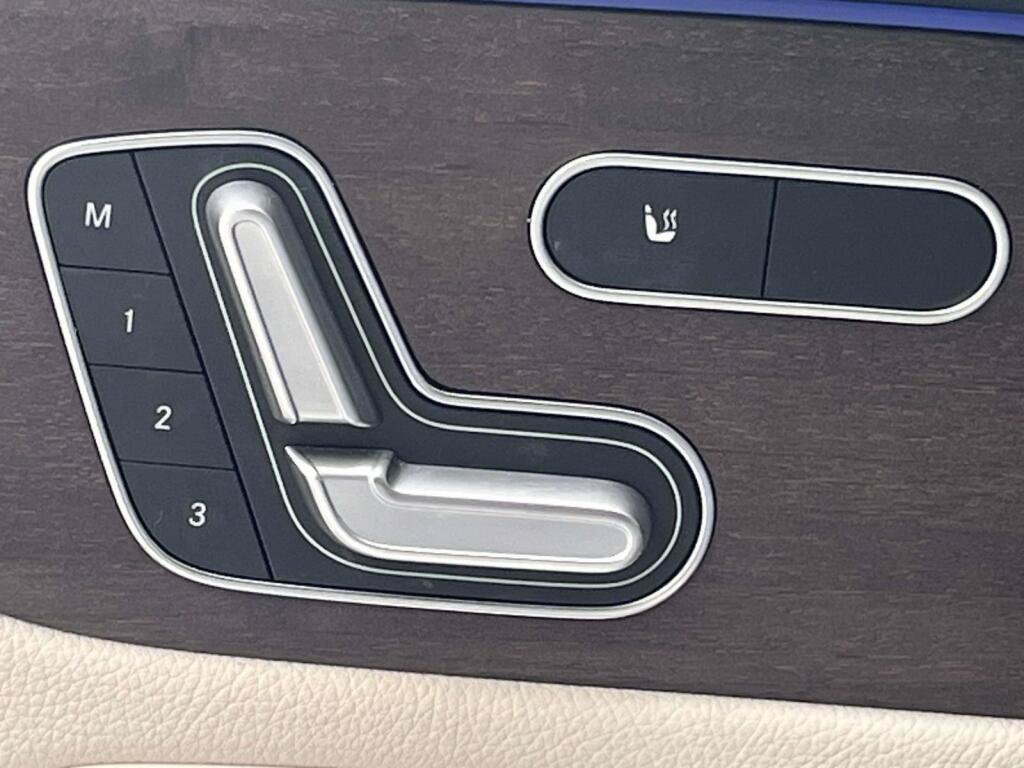 Certified 2023 Mercedes-Benz GLB 250 4MATIC w/ Premium Package image 30