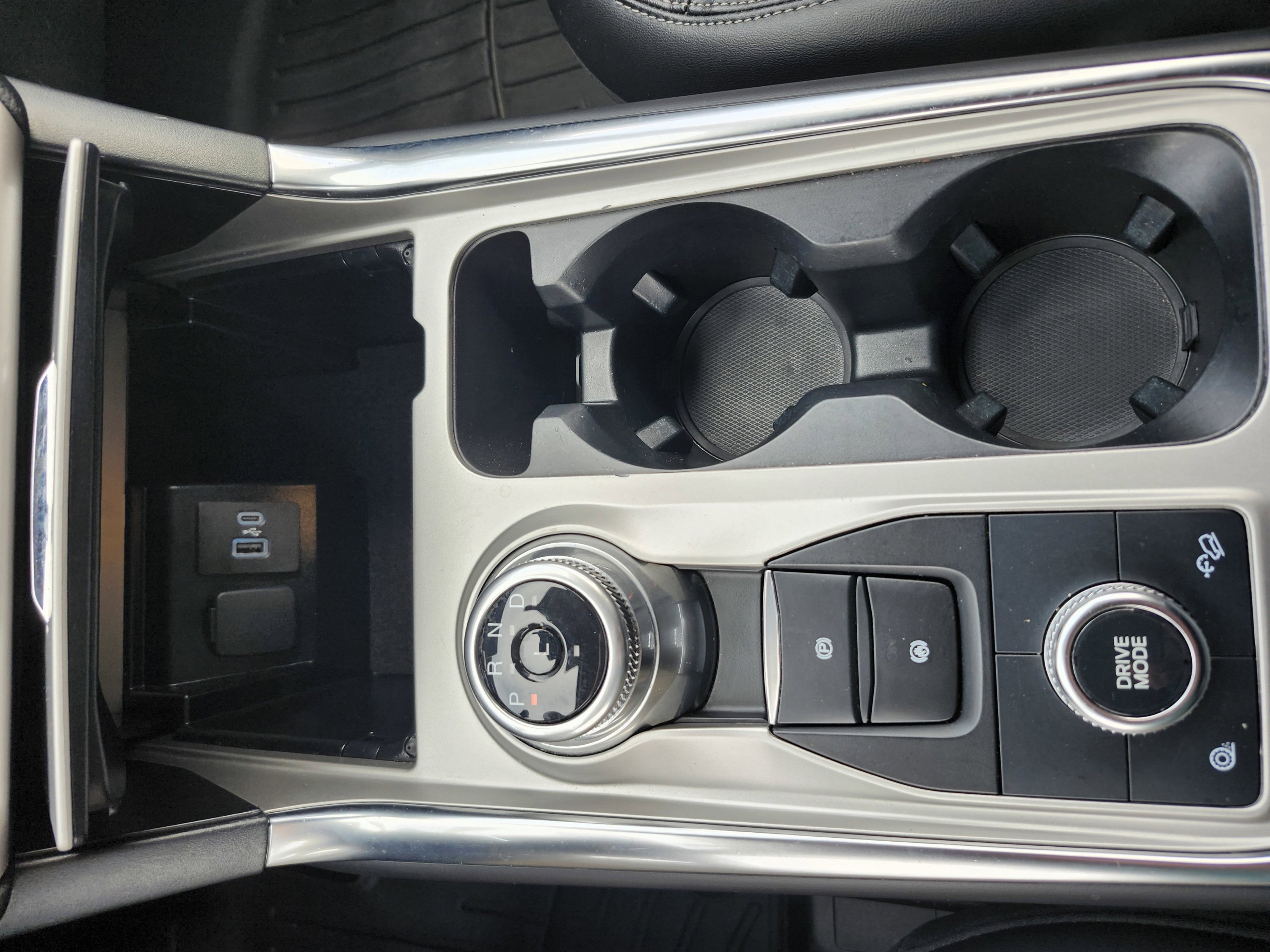 Used 2023 Ford Explorer XLT w/ Equipment Group 202A image 24