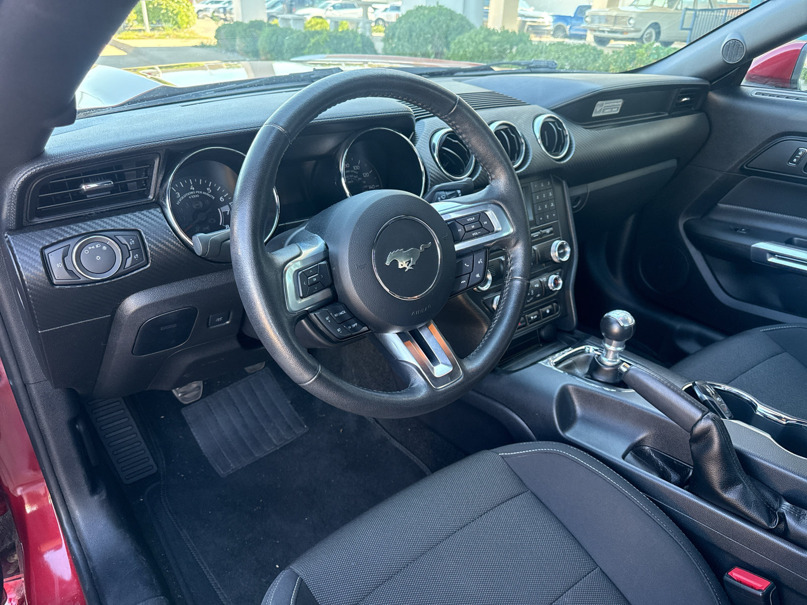 Used 2017 Ford Mustang Coupe RWD image 10