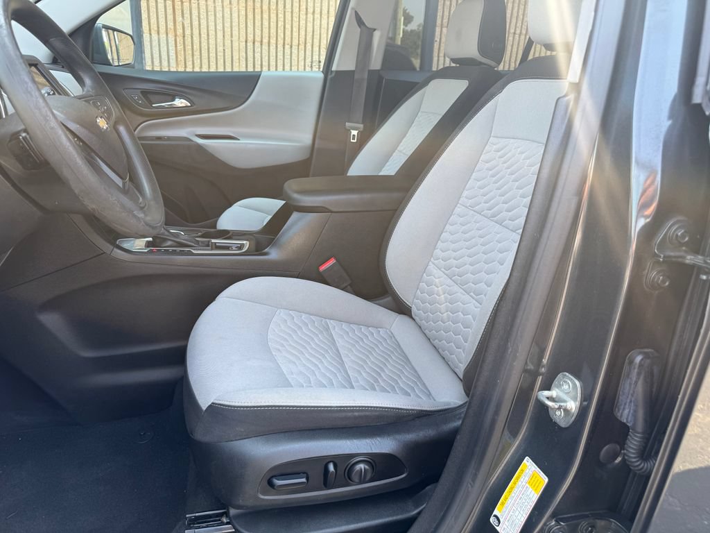 Used 2021 Chevrolet Equinox LS w/ LPO, Blackout Package FWD image 13