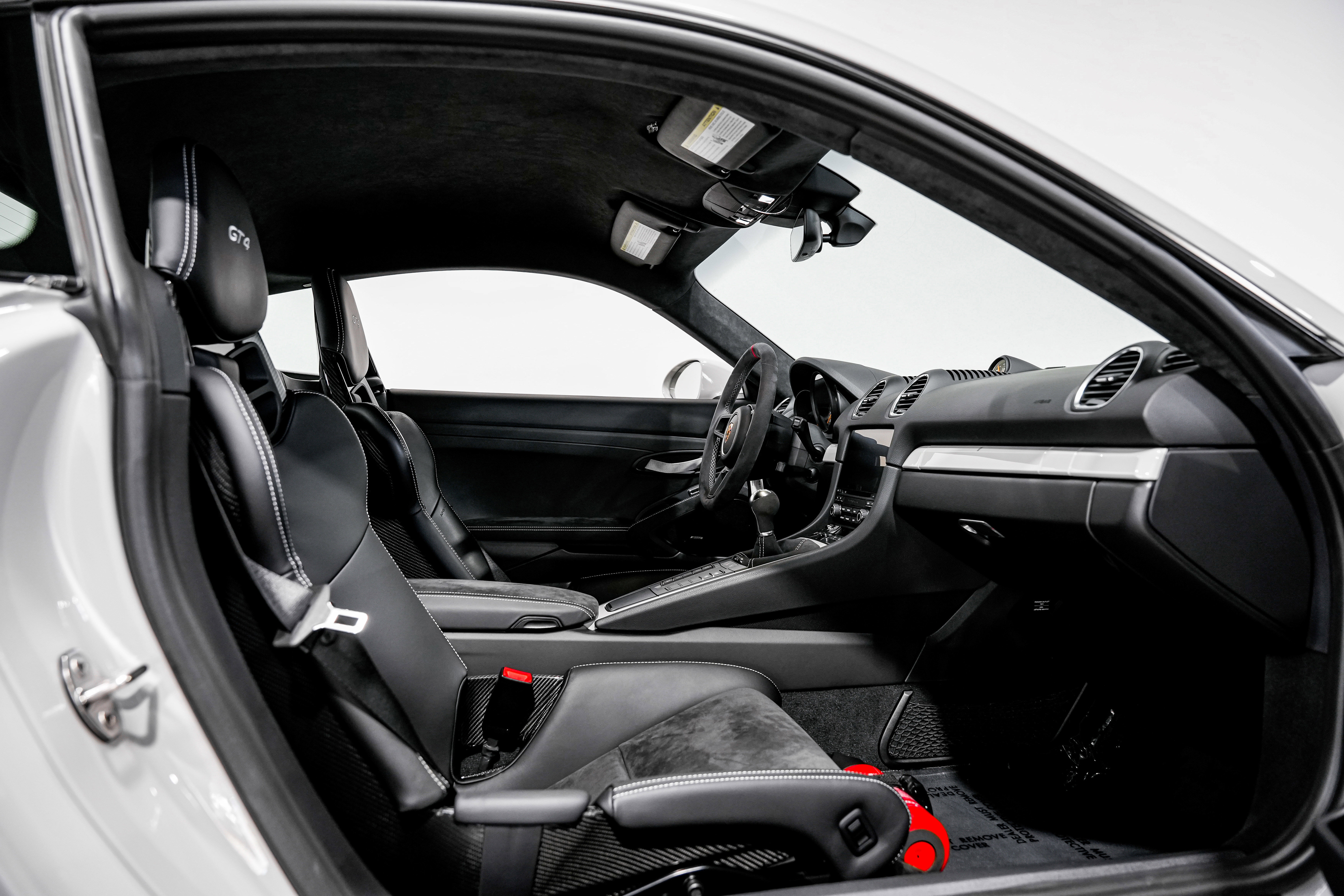 Used 2021 Porsche 718 Cayman GT4 image 27