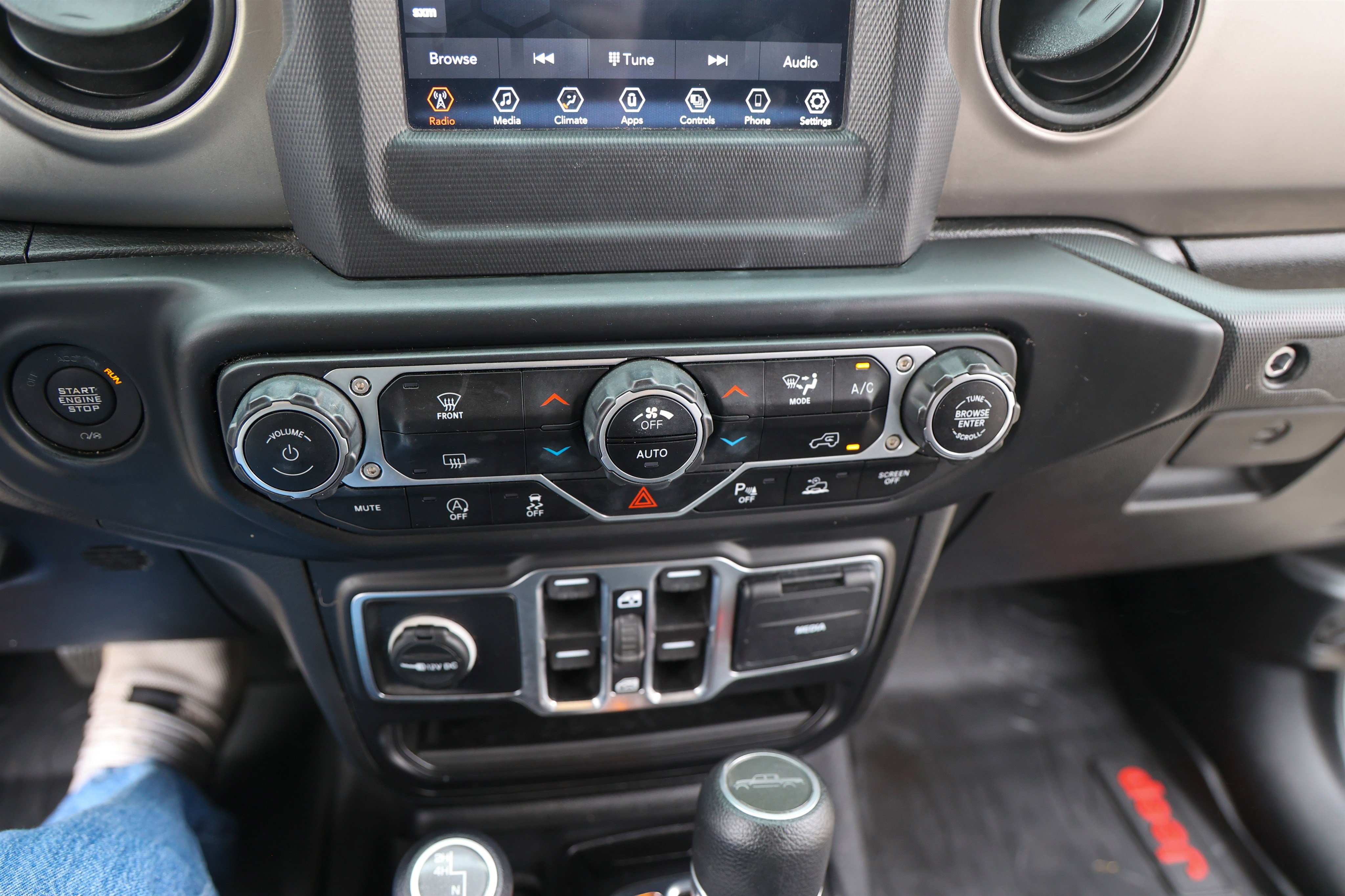 Used 2021 Jeep Gladiator Sport image 26