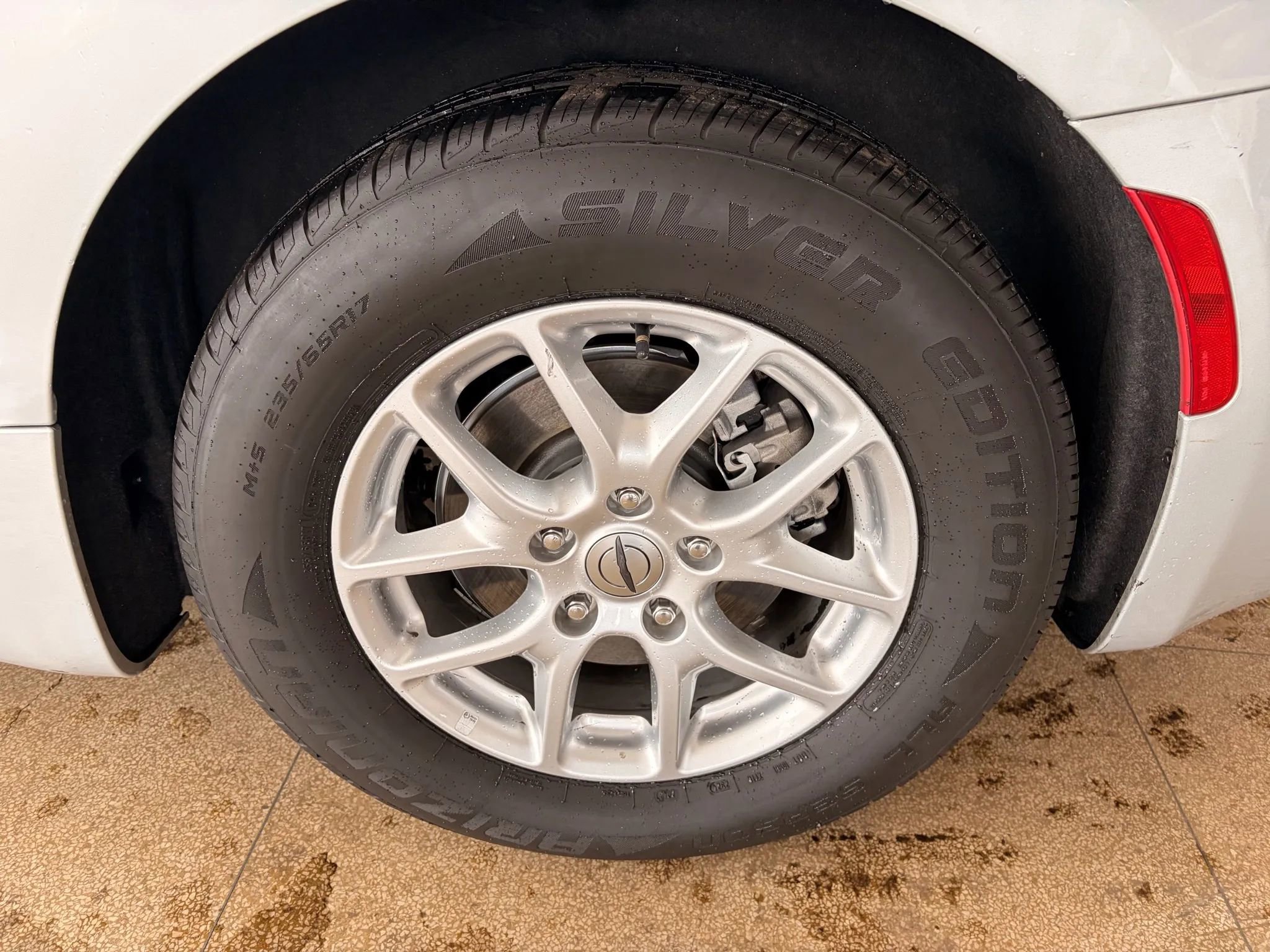 Used 2023 Chrysler Pacifica Touring image 38