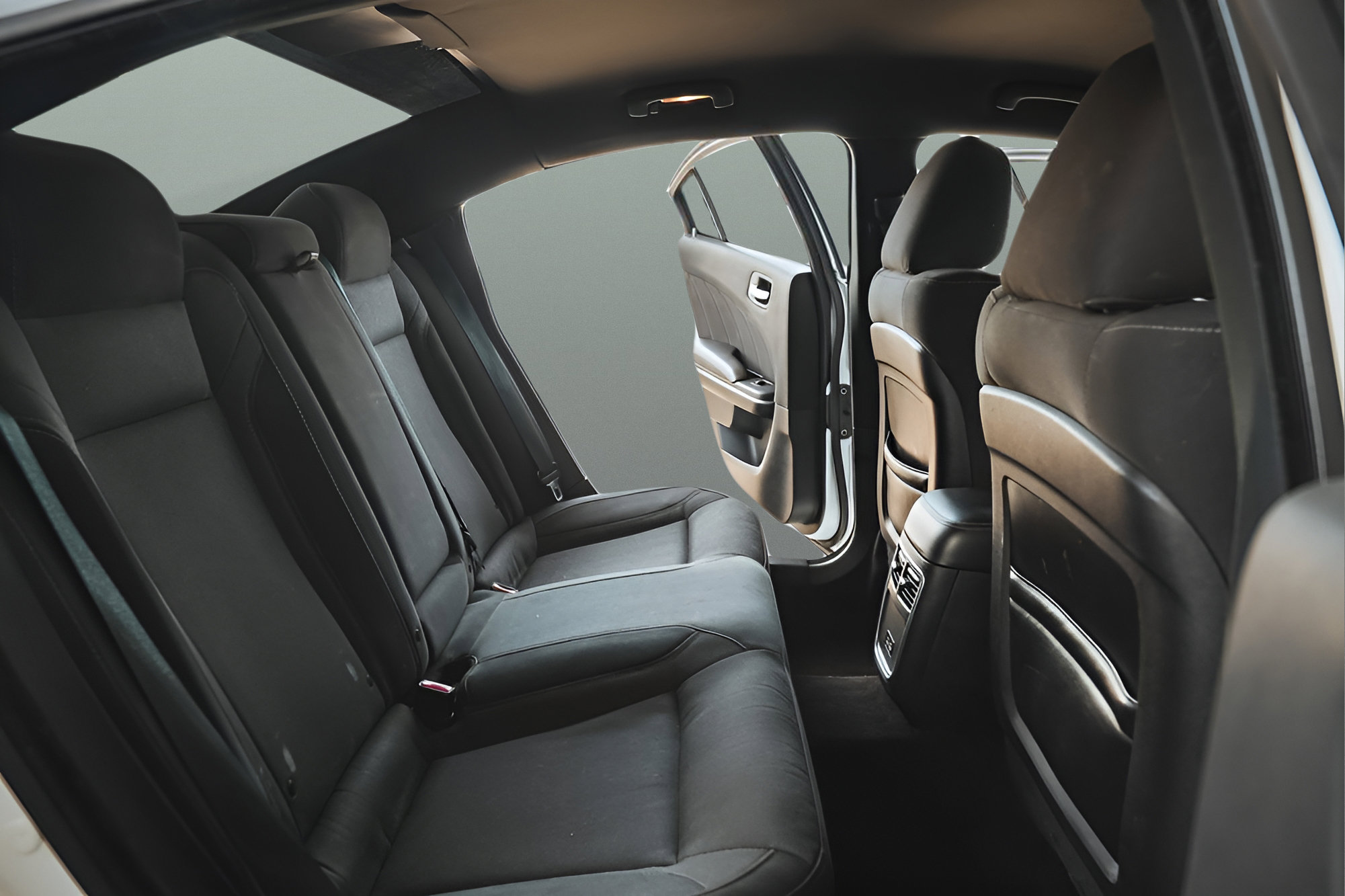 Used 2018 Dodge Charger R/T RWD image 17