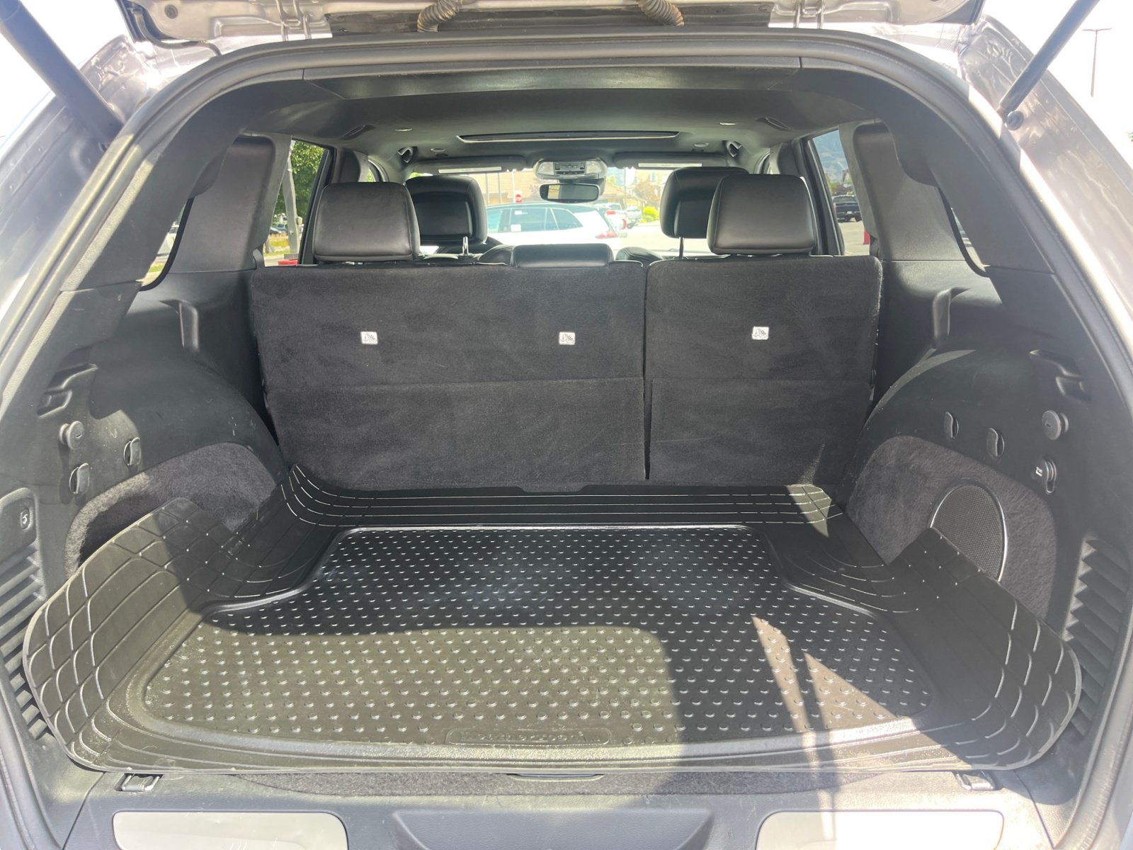 Used 2019 Jeep Grand Cherokee Trailhawk AWD/4WD image 16