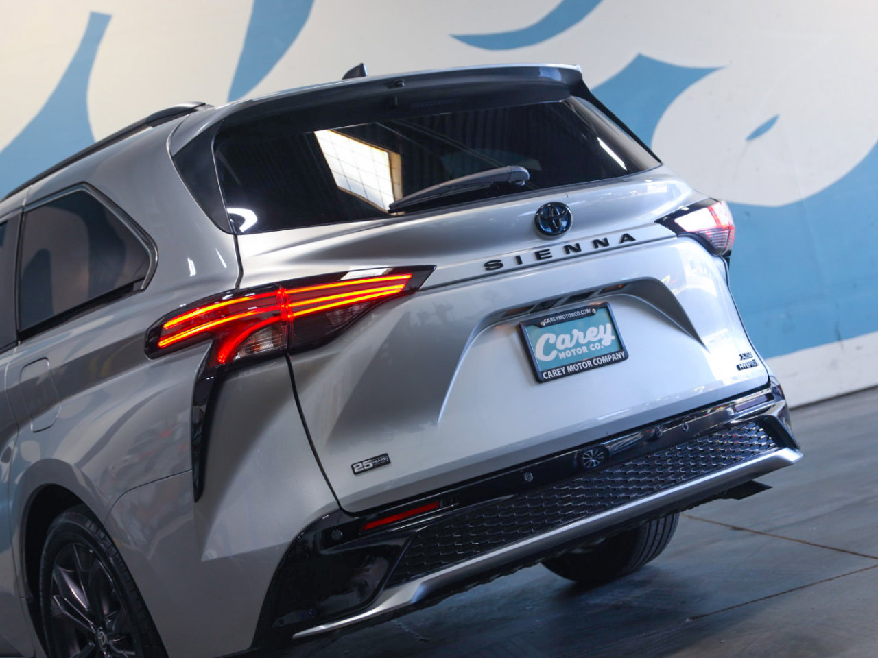 Used 2023 Toyota Sienna XSE image 44