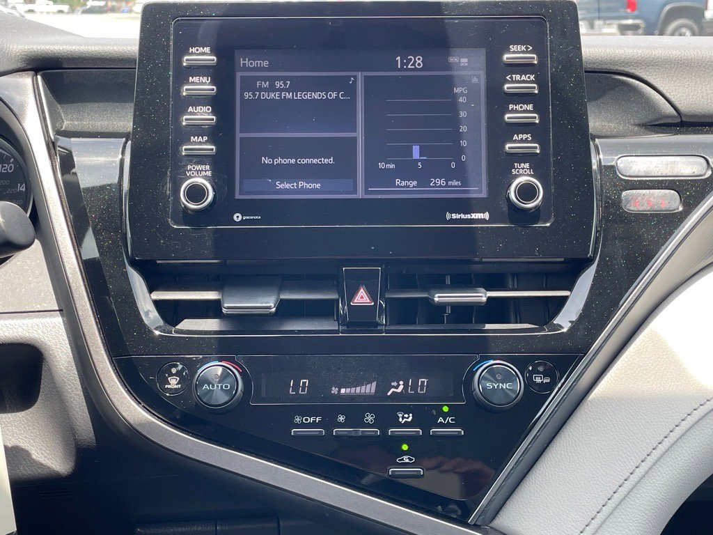 Used 2023 Toyota Camry SE image 18