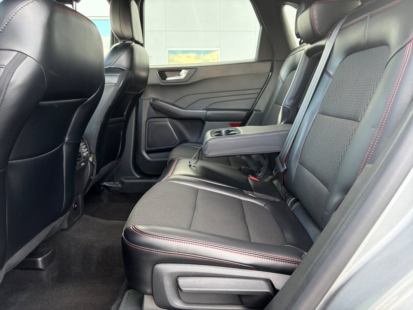 Used 2024 Ford Escape ST-Line AWD/4WD image 17
