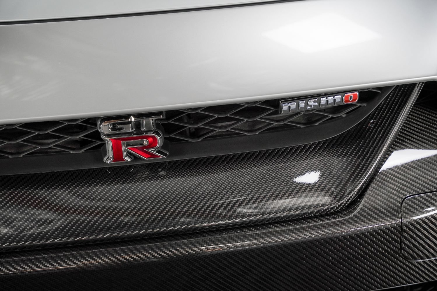 Used 2018 Nissan GT-R NISMO AWD/4WD image 13