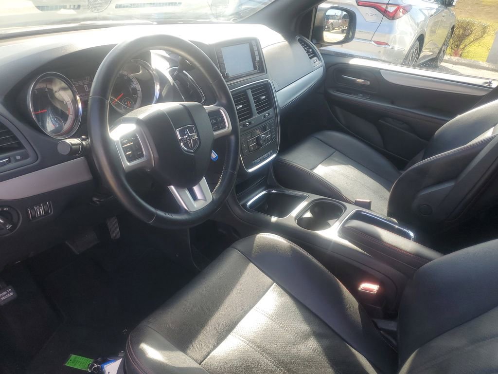 Used 2018 Dodge Grand Caravan GT image 24