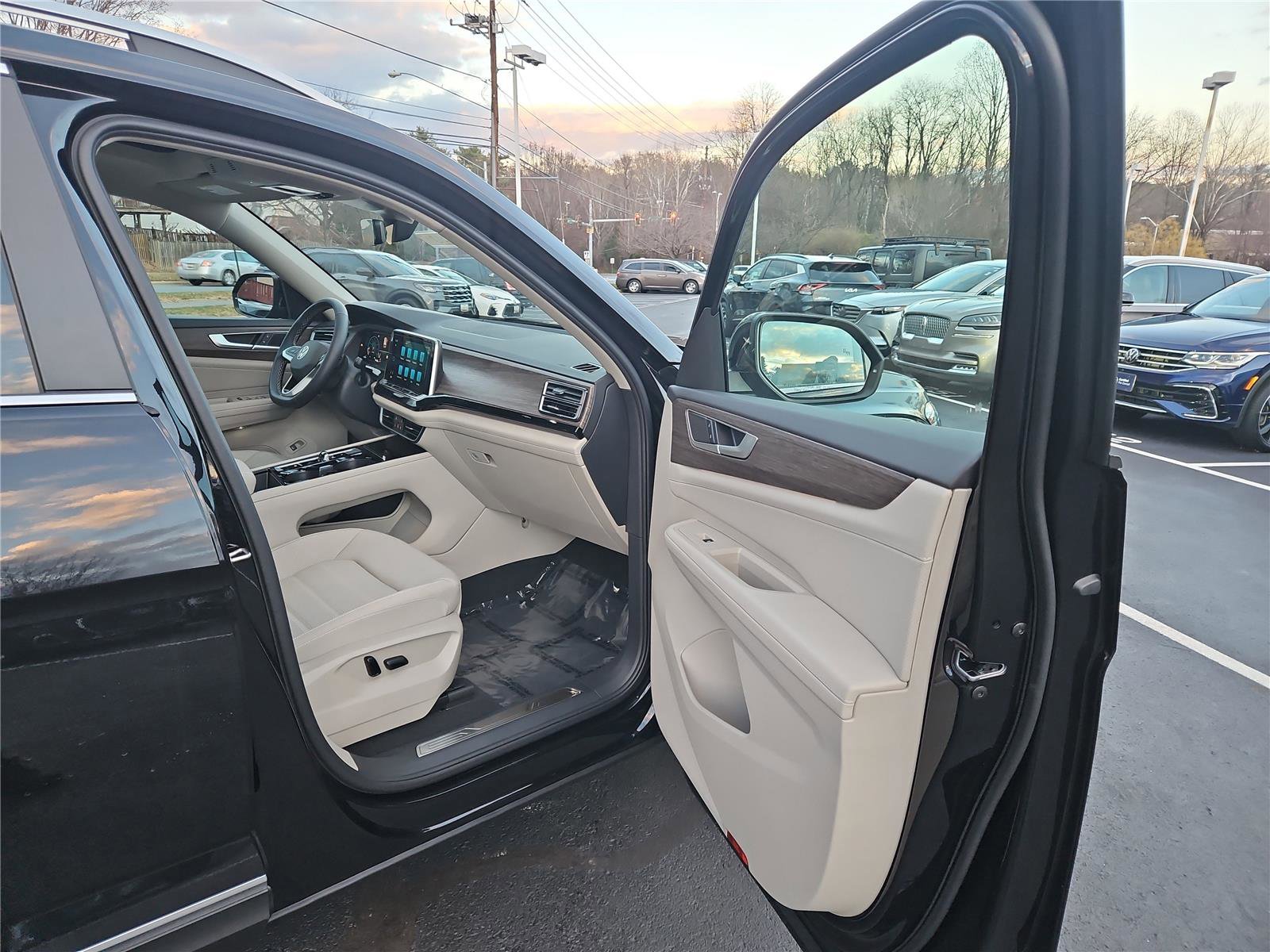 New 2026 Volkswagen Atlas SEL image 26