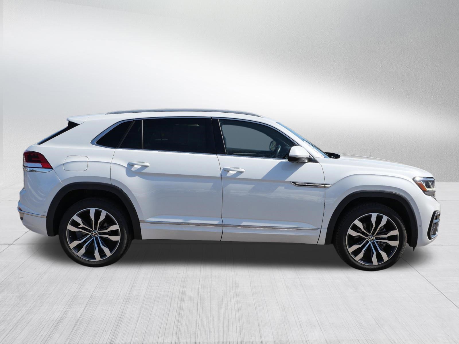 Used 2022 Volkswagen Atlas Cross Sport SEL Premium R-Line image 8