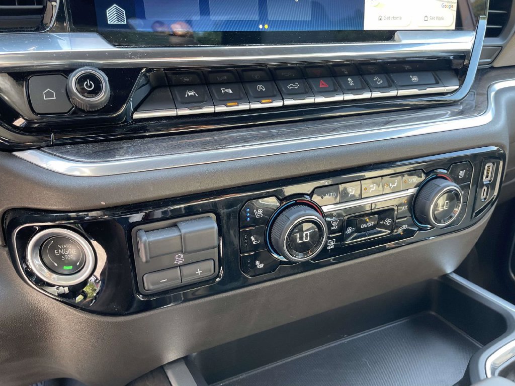 Used 2024 Chevrolet Silverado 1500 LTZ AWD/4WD image 25