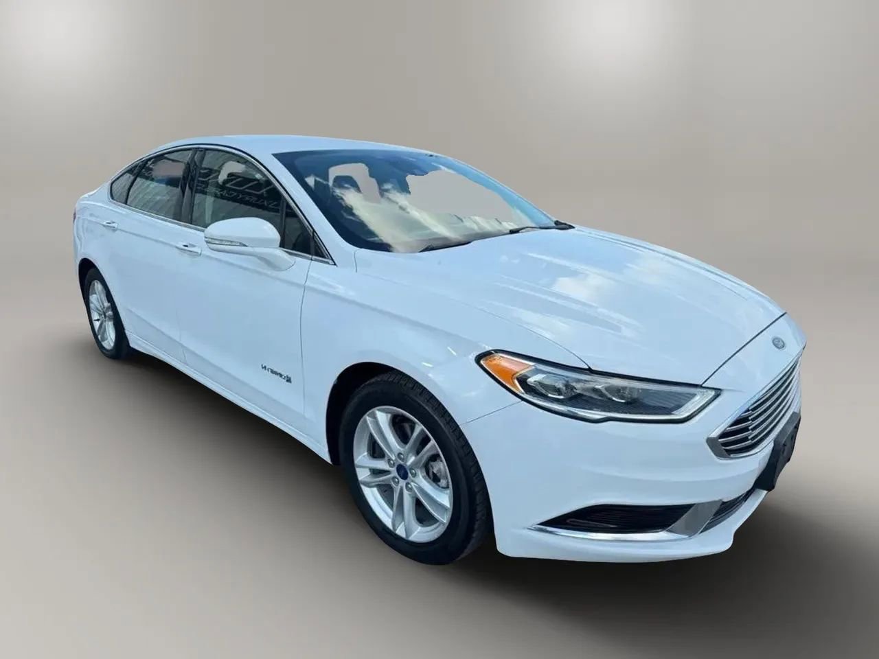 Used 2019 Ford Fusion SE FWD image 4