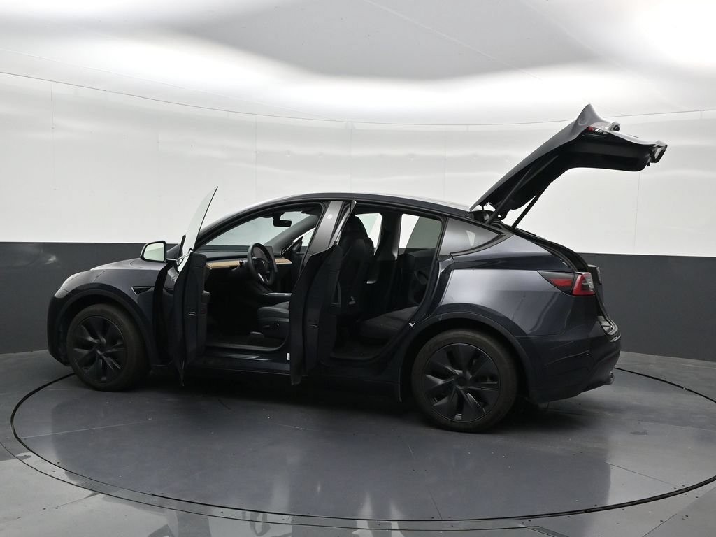 Used 2024 Tesla Model Y Long Range AWD/4WD image 33
