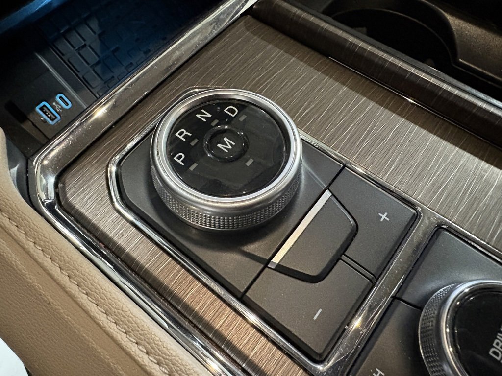 Used 2022 Ford Expedition Limited image 15