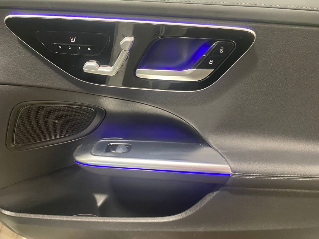 Used 2023 Mercedes-Benz C 300 4MATIC Sedan image 25