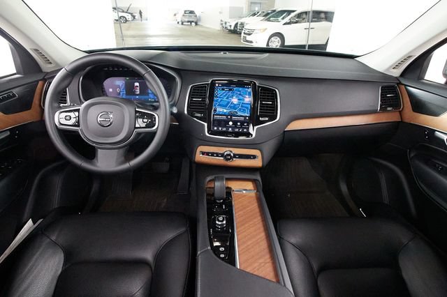 Certified 2023 Volvo XC90 B6 Plus w/ Protection Package Premier AWD/4WD image 7