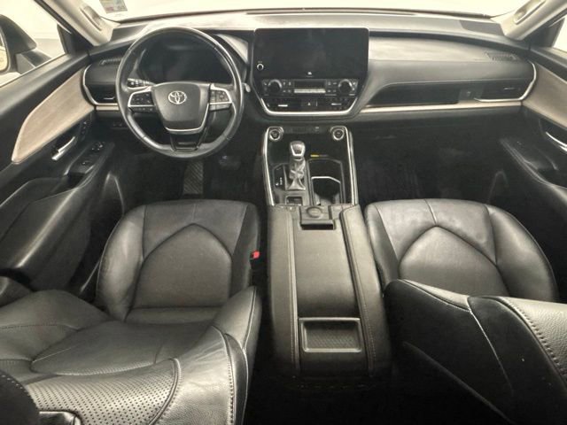 Used 2024 Toyota Grand Highlander Limited image 27