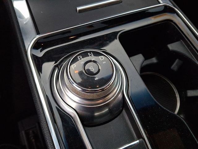 Used 2019 Ford Edge ST image 12