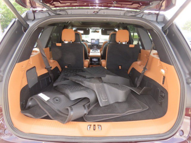 Certified 2023 Lincoln Aviator Black Label AWD/4WD image 12