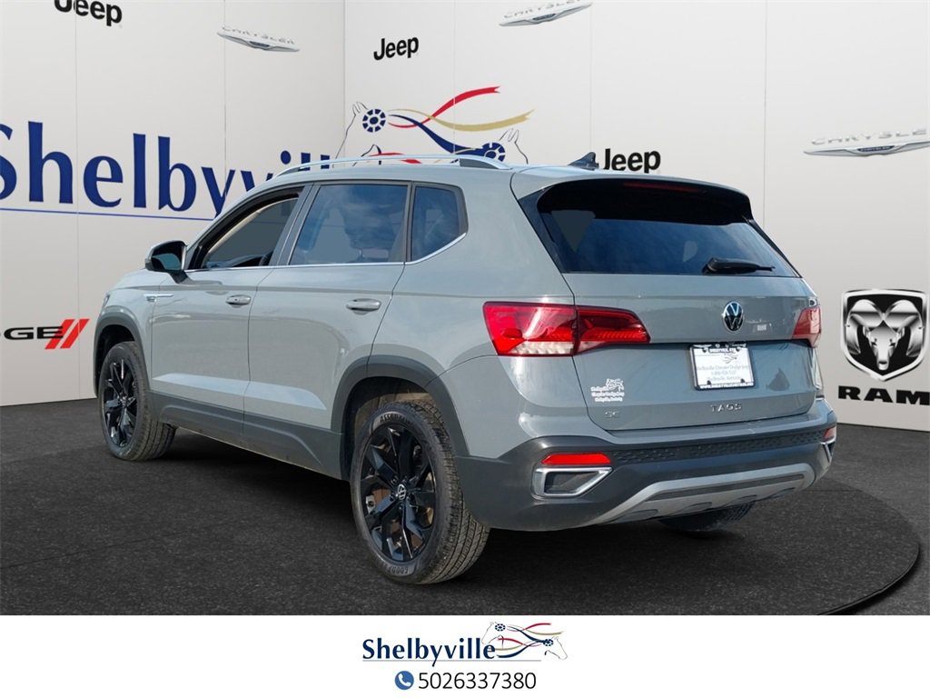 Used 2024 Volkswagen Taos SE w/ Black Wheel Package image 4