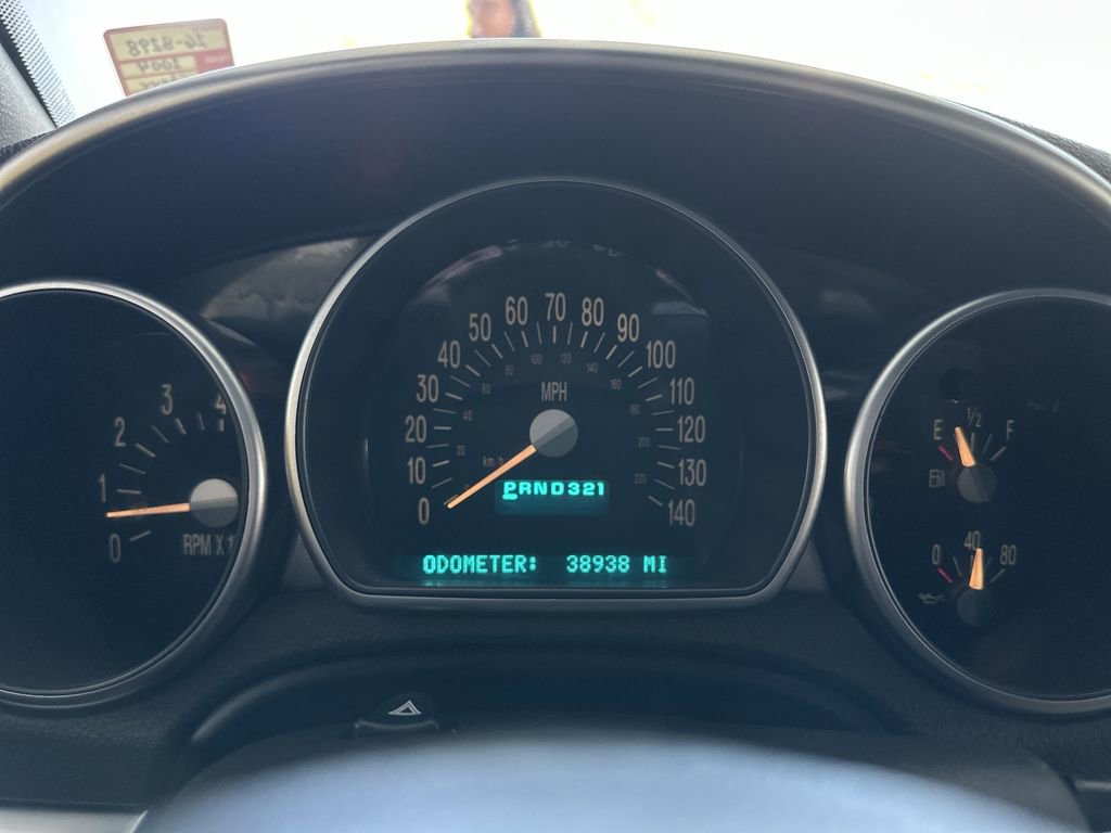 Used 2004 Chevrolet SSR w/ Preferred Equipment Group image 12