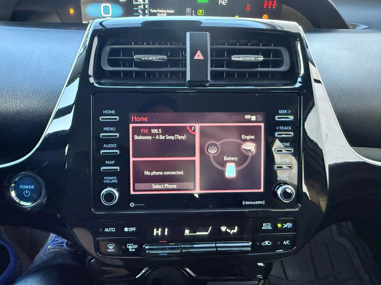 Used 2021 Toyota Prius XLE image 10