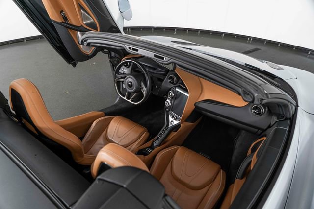 Used 2020 McLaren 720S Luxury RWD image 28