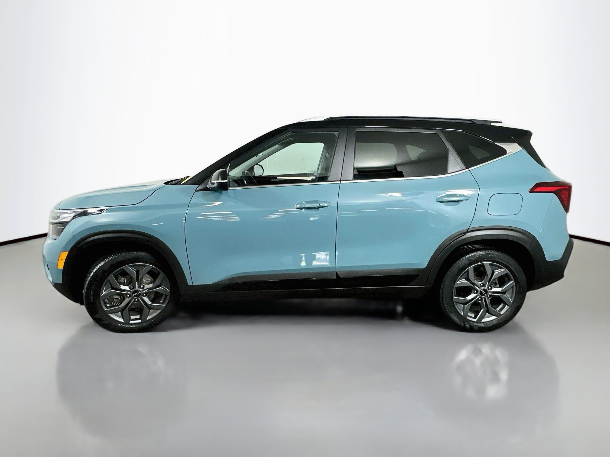 Certified 2024 Kia Seltos S FWD image 4