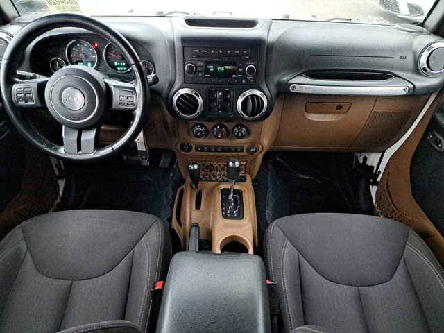 Used 2015 Jeep Wrangler Unlimited Sahara w/ Connectivity Group image 14