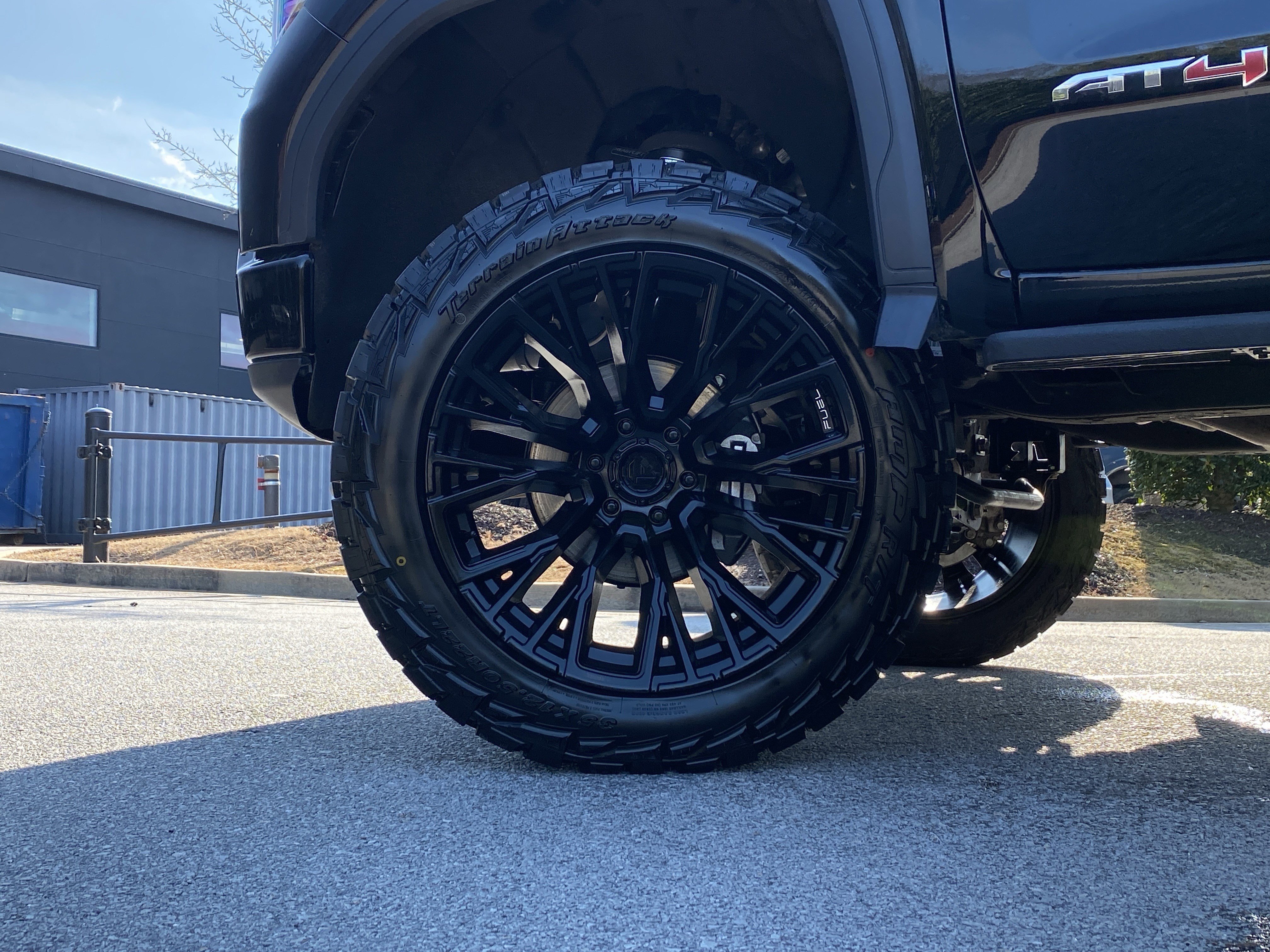 Used 2024 GMC Sierra 1500 AT4 w/ AT4 Premium Package image 18