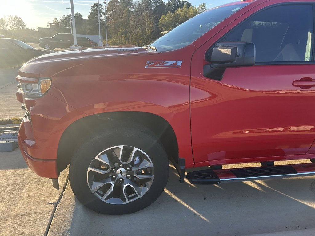 Used 2022 Chevrolet Silverado 1500 RST image 2