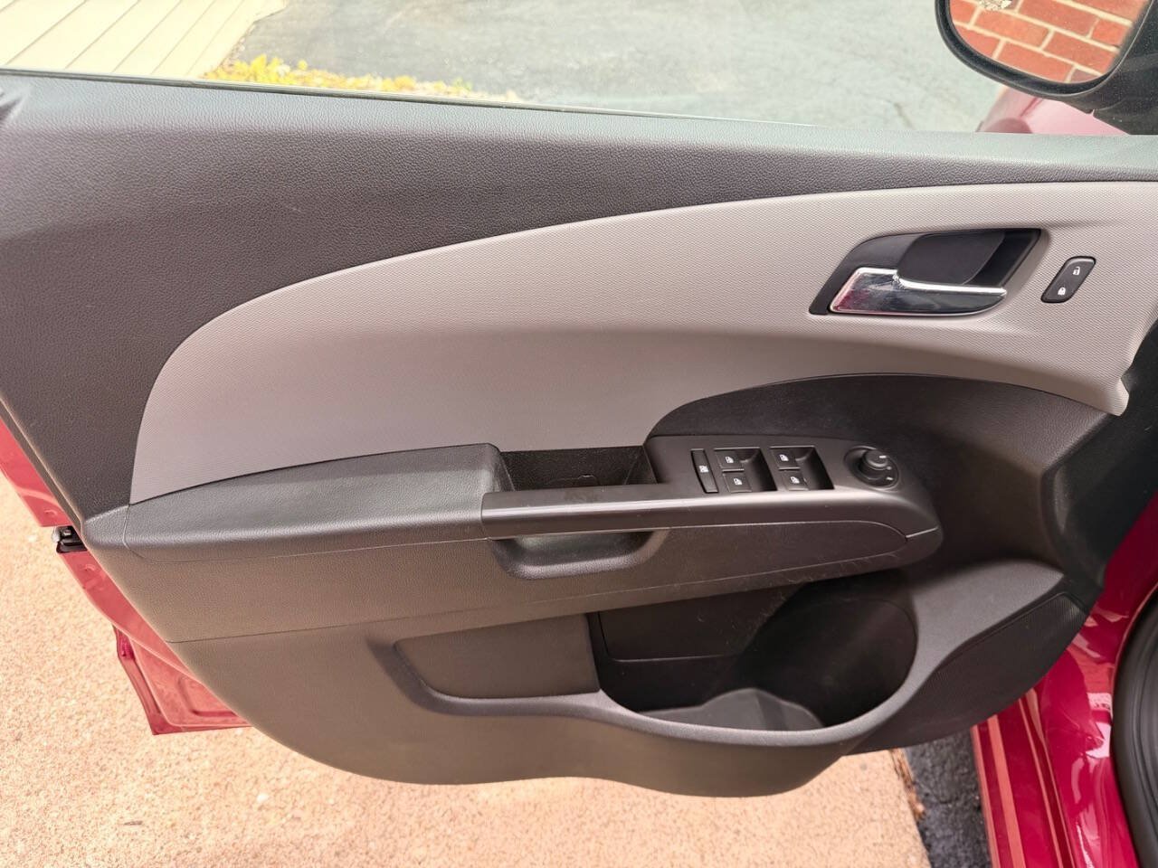 Used 2014 Chevrolet Sonic LT w/ LT Promotional Package FWD image 11