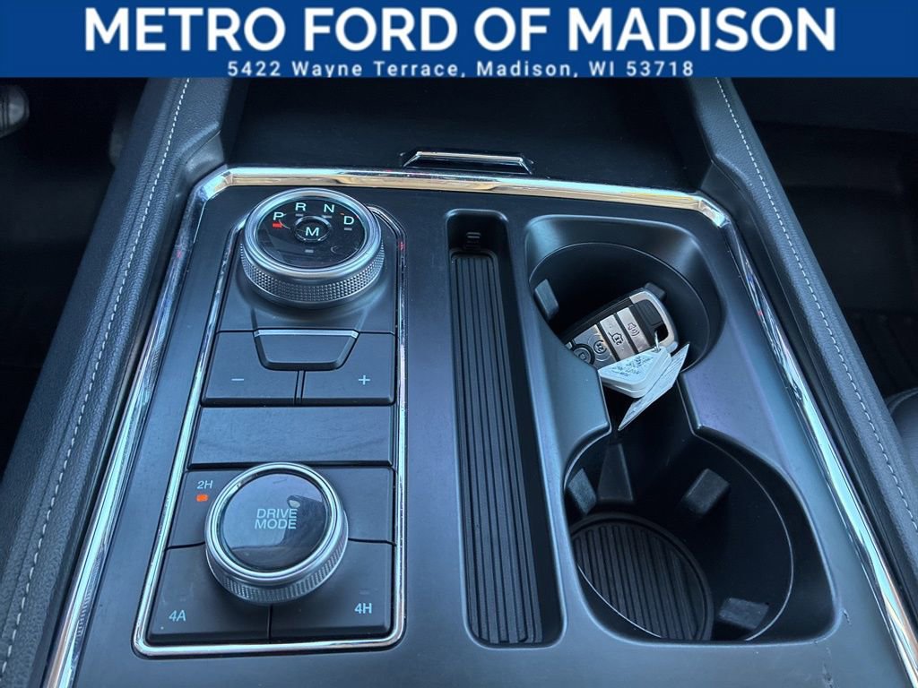 Used 2022 Ford Expedition XLT image 17