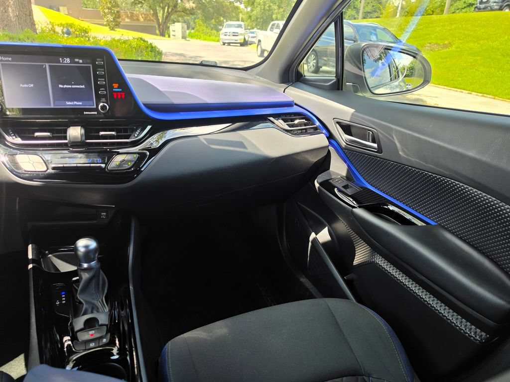 Used 2021 Toyota C-HR XLE FWD image 18