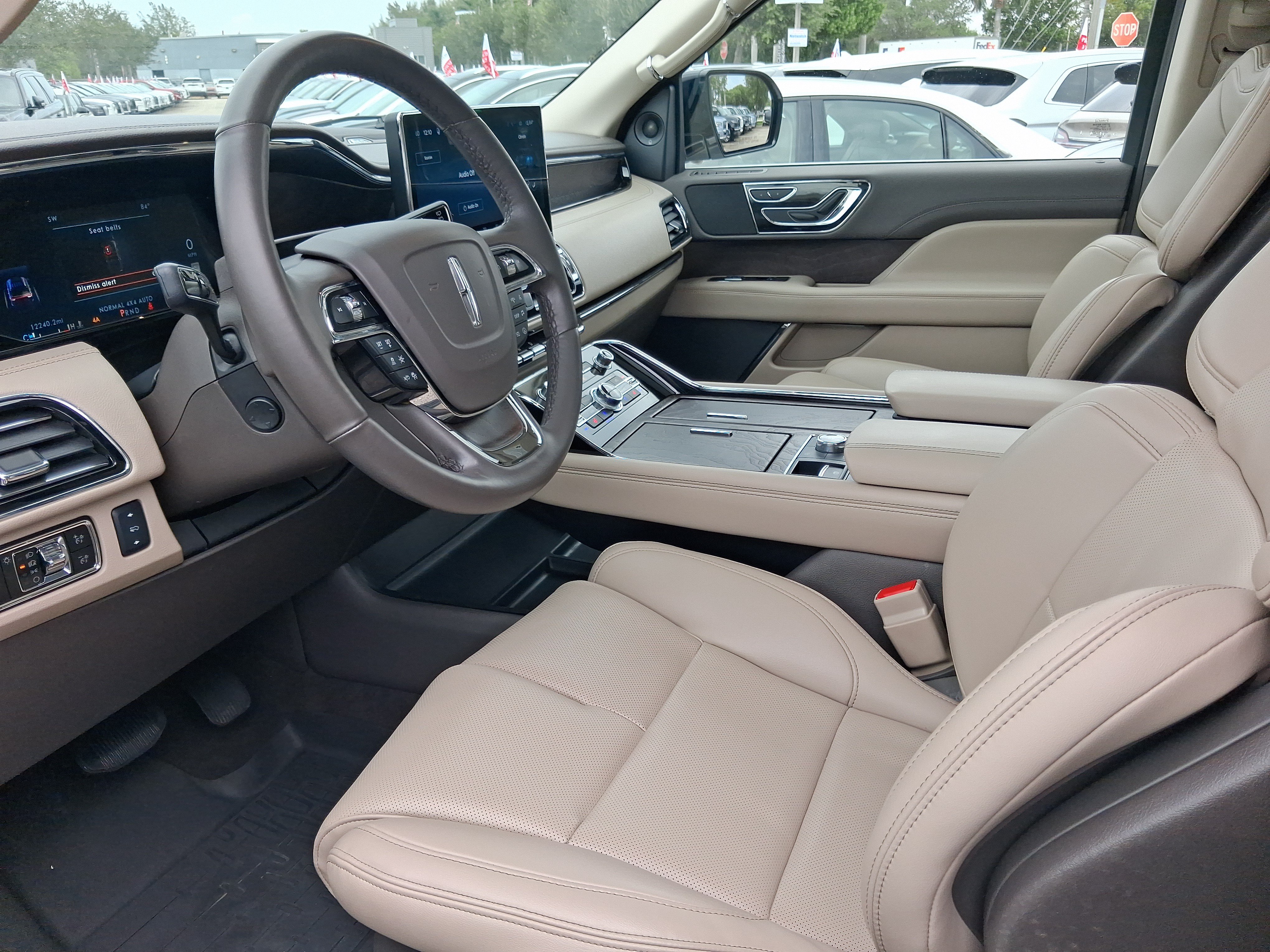 Certified 2024 Lincoln Navigator Premiere AWD/4WD image 10