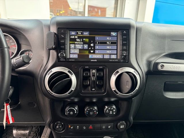 Used 2016 Jeep Wrangler Unlimited Rubicon image 25