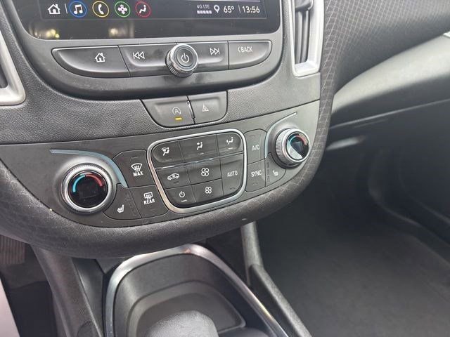 Used 2023 Chevrolet Malibu LT image 24
