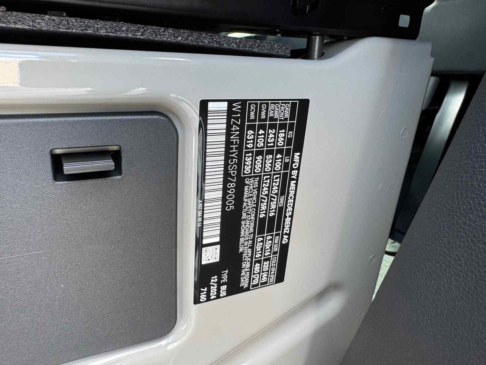 New 2025 Mercedes-Benz Sprinter 2500 image 33