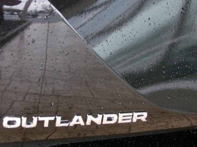 New 2025 Mitsubishi Outlander SEL image 8