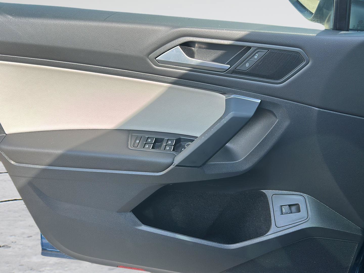 Used 2019 Volkswagen Tiguan S AWD/4WD image 11