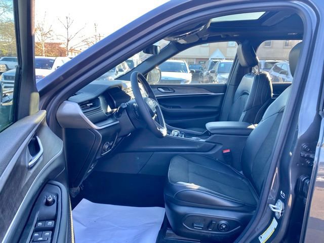 New 2026 Jeep Grand Cherokee Altitude image 21