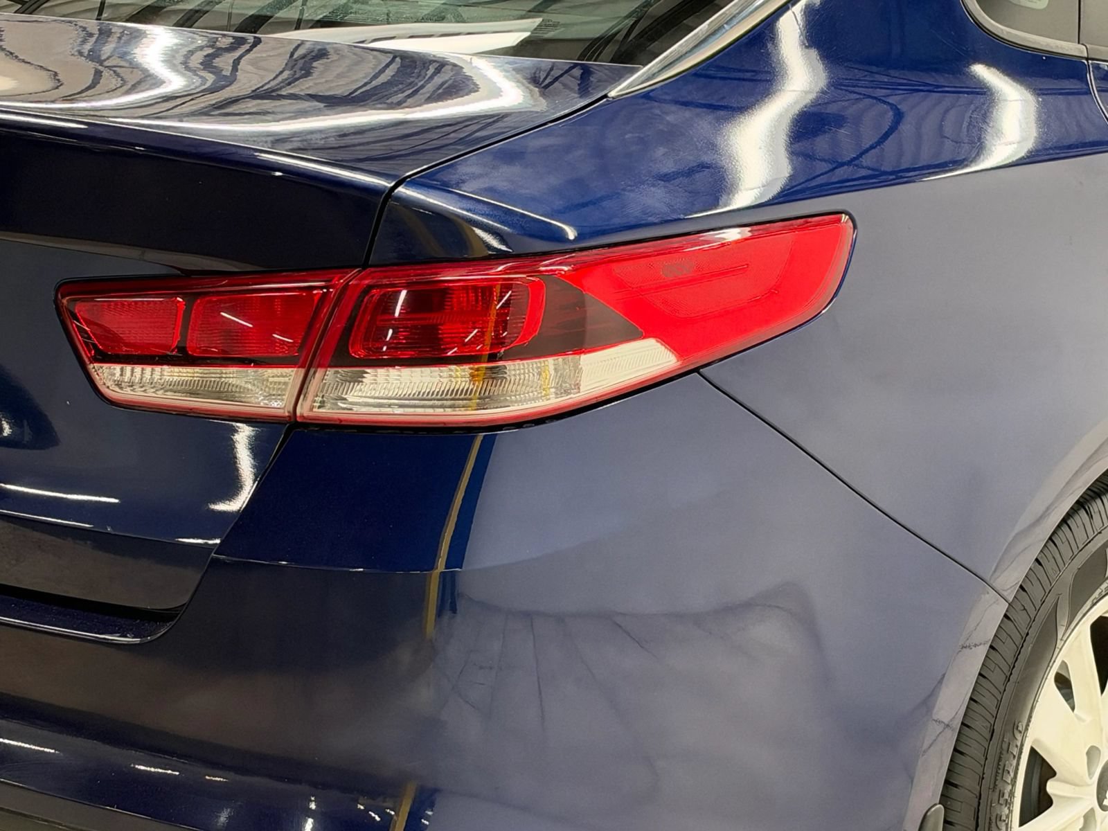 Used 2017 Kia Optima LX FWD image 10